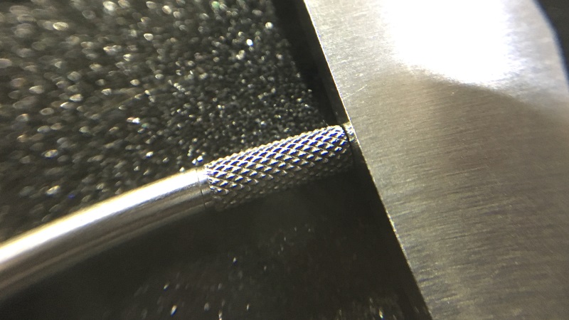 CNC machined Door Hinge Shaft with Diamond Knurling 